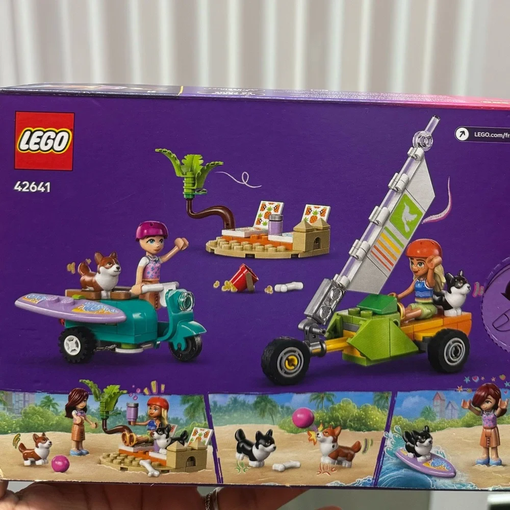 LEGO Friends Surfer dogs Beach Adventure Set - Picture 2 of 2